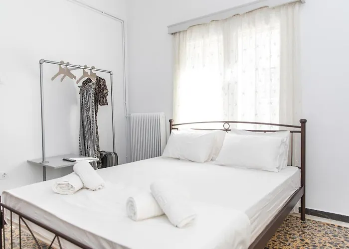 Gatis Place Naxos City